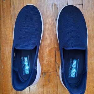 Sketchers GoWalk Slips-Ins womens